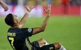 [ẢNH] Hài hước hình ảnh Ronaldo nức nở khóc như trẻ con khi nhận thẻ đỏ