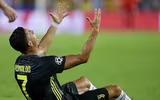 [ẢNH] Hài hước hình ảnh Ronaldo nức nở khóc như trẻ con khi nhận thẻ đỏ