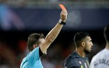 [ẢNH] Hài hước hình ảnh Ronaldo nức nở khóc như trẻ con khi nhận thẻ đỏ
