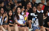 [ẢNH] Những CĐV cực đáng yêu trên khán đài sân Tây Hồ
