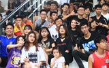 [ẢNH] Những CĐV cực đáng yêu trên khán đài sân Tây Hồ