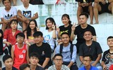 [ẢNH] Những CĐV cực đáng yêu trên khán đài sân Tây Hồ