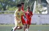 [ẢNH] Cầu thủ trường Nguyễn Thị Minh Khai buồn rười rượi khi chia tay giải