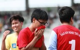 [ẢNH] Cầu thủ trường Nguyễn Thị Minh Khai buồn rười rượi khi chia tay giải
