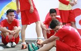 [ẢNH] Cầu thủ trường Nguyễn Thị Minh Khai buồn rười rượi khi chia tay giải