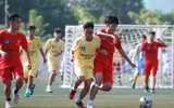 [ẢNH] Cầu thủ trường Nguyễn Thị Minh Khai buồn rười rượi khi chia tay giải