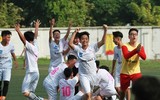 [ẢNH] THPT Hoàng Cầu vỡ òa khi lấy vé đi tiếp trong gang tấc