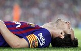 [ẢNH] Chấn thương nặng, Messi vẫn tươi rói xuống phố với cái tay bó bột