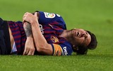 [ẢNH] Chấn thương nặng, Messi vẫn tươi rói xuống phố với cái tay bó bột