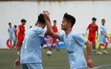 [ẢNH] Pha ăn mừng mang thương hiệu Ronaldo được tái hiện trên sân Tây Hồ