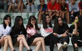 [ẢNH] Muôn sắc màu CĐV trên khán đài bóng đá học sinh