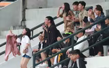 [ẢNH] Muôn sắc màu CĐV trên khán đài bóng đá học sinh