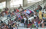 [ẢNH] Muôn sắc màu CĐV trên khán đài bóng đá học sinh