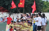 [ẢNH] Muôn sắc màu CĐV trên khán đài bóng đá học sinh