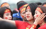 [ẢNH] Người hâm mộ phủ kín, biến Mỹ Đình thành 