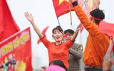 [ẢNH] Người hâm mộ phủ kín, biến Mỹ Đình thành 