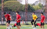 [ẢNH] Đặng Văn Lâm đẹp như người mẫu trong ngày Muangthong Utd ra mắt trang phục mới