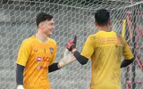 [ẢNH] Đặng Văn Lâm miệt mài bay nhảy, chờ tỏa sáng ở Thai League