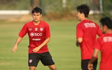 [ẢNH] Đặng Văn Lâm miệt mài bay nhảy, chờ tỏa sáng ở Thai League