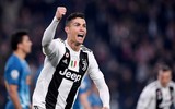 [ẢNH] Bạn gái xinh đẹp khóc nức nở nhìn Ronaldo thăng hoa