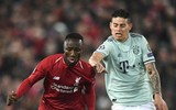 [ẢNH] Bạn gái diện nội y bốc lửa, sao Bayern Munich lúng túng