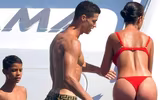[ẢNH] Bạn gái Ronaldo lại khoe thân hình quyến rũ trong bộ bikini nóng bỏng