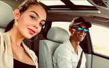 [ẢNH] Bạn gái Ronaldo lại khoe thân hình quyến rũ trong bộ bikini nóng bỏng