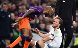 [ẢNH] Bị đạp thô bạo thế này, Harry Kane thoát gãy chân là may!