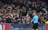 [ẢNH] Bị đạp thô bạo thế này, Harry Kane thoát gãy chân là may!