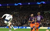 [ẢNH] Bị đạp thô bạo thế này, Harry Kane thoát gãy chân là may!