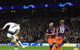 [ẢNH] Bị đạp thô bạo thế này, Harry Kane thoát gãy chân là may!