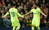 [ẢNH] Sốc với hình ảnh Messi mặt mũi bầm dập sau khi lĩnh đòn của Smalling