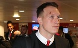 [ẢNH] Sir Alex bất chấp tuổi già, sang Nou Camp 