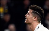 [ẢNH] Ronaldo quằn quại đau khổ khi Juve bị loại ở Champions League