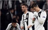 [ẢNH] Ronaldo quằn quại đau khổ khi Juve bị loại ở Champions League