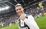 [ẢNH] Ronaldo thoải mái tu rượu khi Juve vô địch Serie A sớm 5 vòng