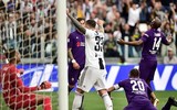 [ẢNH] Ronaldo thoải mái tu rượu khi Juve vô địch Serie A sớm 5 vòng