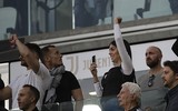 [ẢNH] Ronaldo thoải mái tu rượu khi Juve vô địch Serie A sớm 5 vòng
