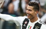 [ẢNH] Ronaldo thoải mái tu rượu khi Juve vô địch Serie A sớm 5 vòng