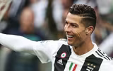 [ẢNH] Ronaldo thoải mái tu rượu khi Juve vô địch Serie A sớm 5 vòng