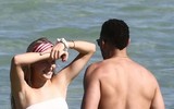 [ẢNH] Mỹ nữ quần vợt Bouchard khoe đường cong gợi cảm trên biển Miami