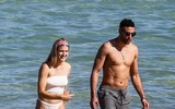 [ẢNH] Mỹ nữ quần vợt Bouchard khoe đường cong gợi cảm trên biển Miami