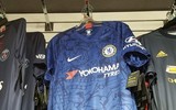 [ẢNH] Cận cảnh mẫu áo thi đấu mới với họa tiết khác người của Chelsea