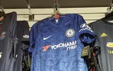 [ẢNH] Cận cảnh mẫu áo thi đấu mới với họa tiết khác người của Chelsea