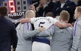[ẢNH] Rợn người hình ảnh sao Tottenham nằm sân với khuôn mặt đầm đìa máu