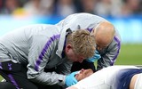 [ẢNH] Rợn người hình ảnh sao Tottenham nằm sân với khuôn mặt đầm đìa máu