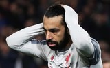[ẢNH] Liverpool thảm bại, Salah cúi đầu trước Messi
