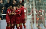 [ẢNH] Va chạm đáng sợ, Salah ôm mặt khóc đau đớn trên cáng rời sân