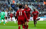 [ẢNH] Va chạm đáng sợ, Salah ôm mặt khóc đau đớn trên cáng rời sân