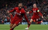 [ẢNH] Salah gây sốt khi mặc chiếc áo in thông điệp đặc biệt đến sân Anfield